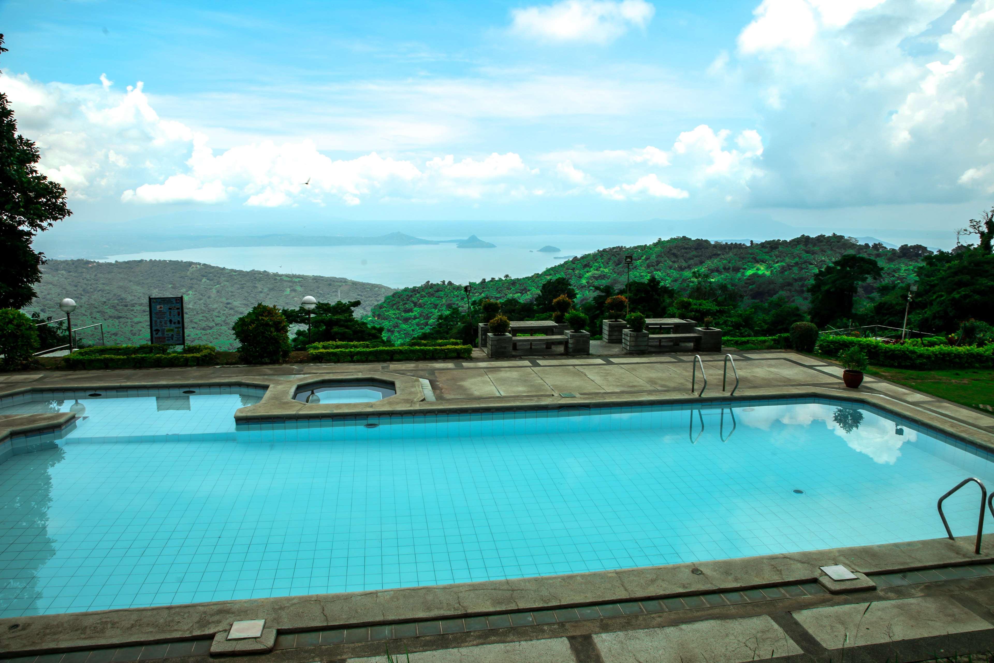 Days Hotel Tagaytay Tagaytay City Exterior photo
